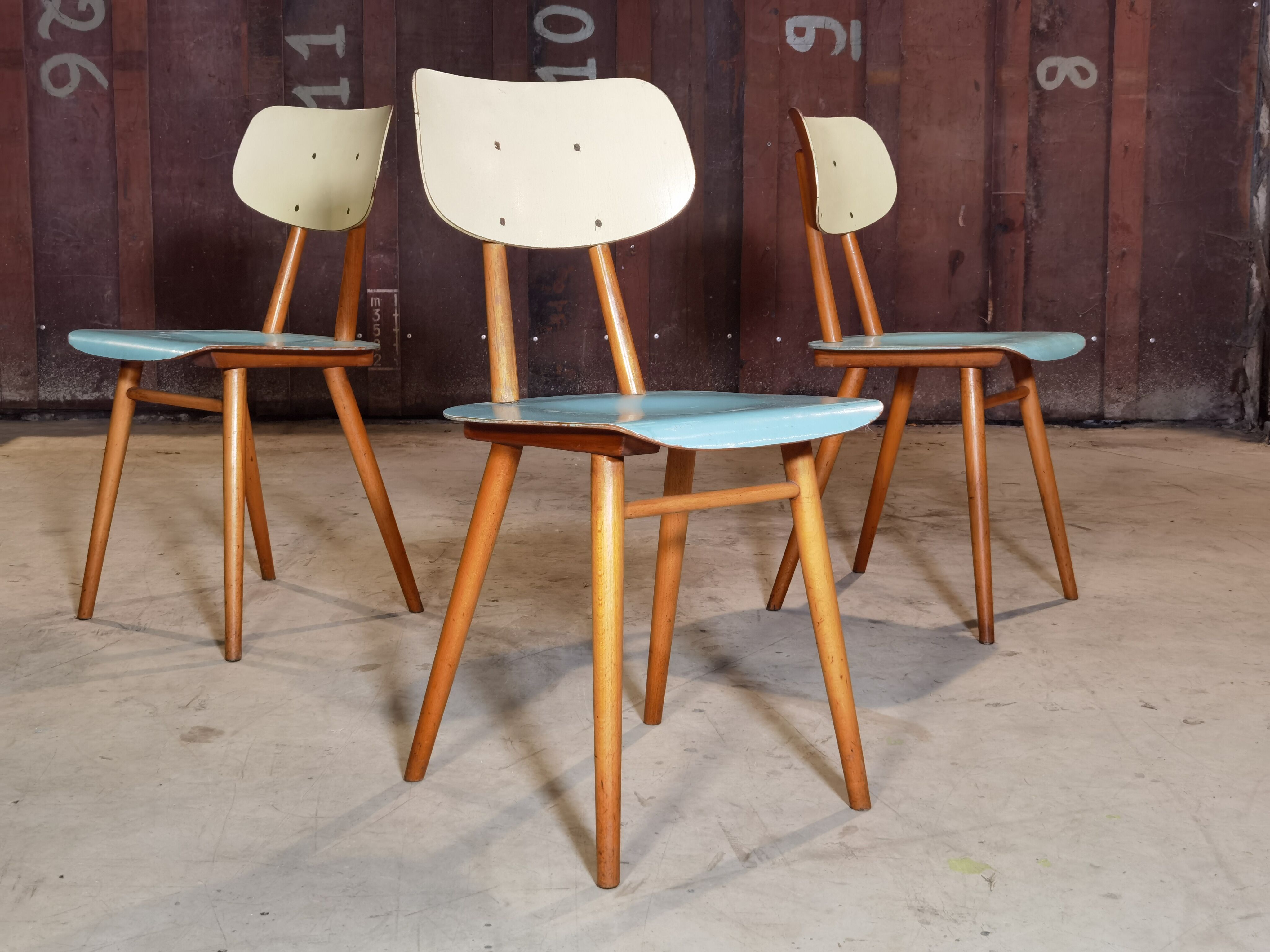 Série de 3 chaises TON 1960