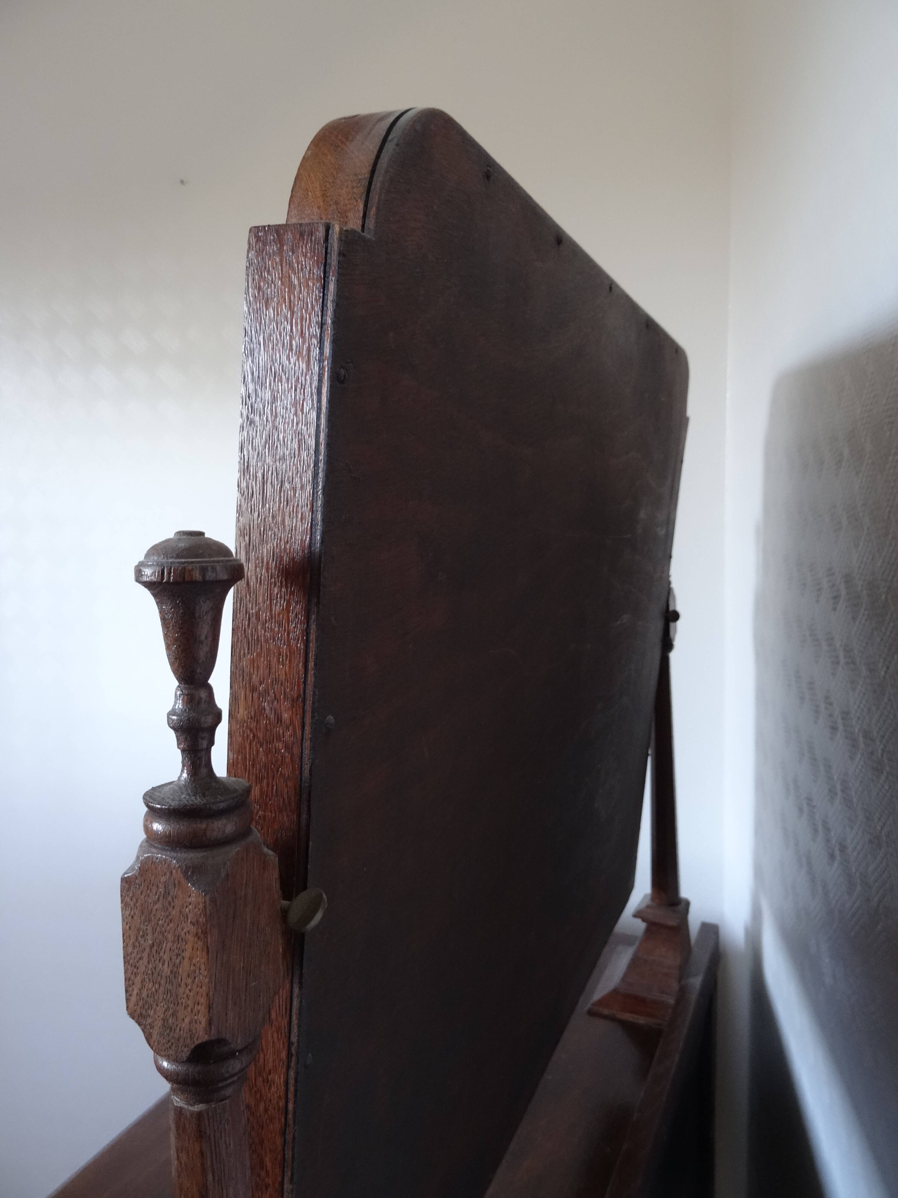 Coiffeuse avec miroir