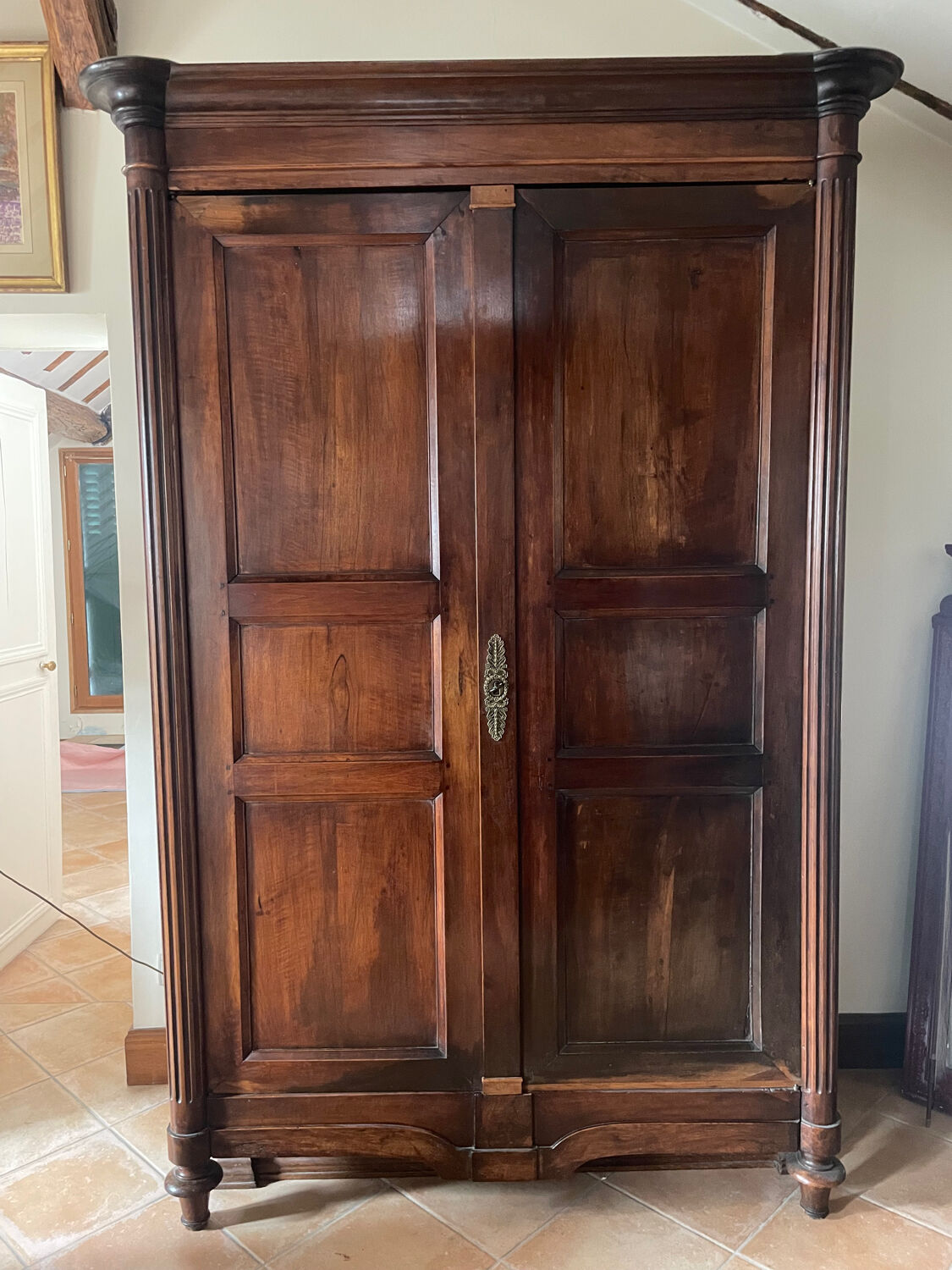 Mahogany wardrobe with fluted columns. Louis XVI style.