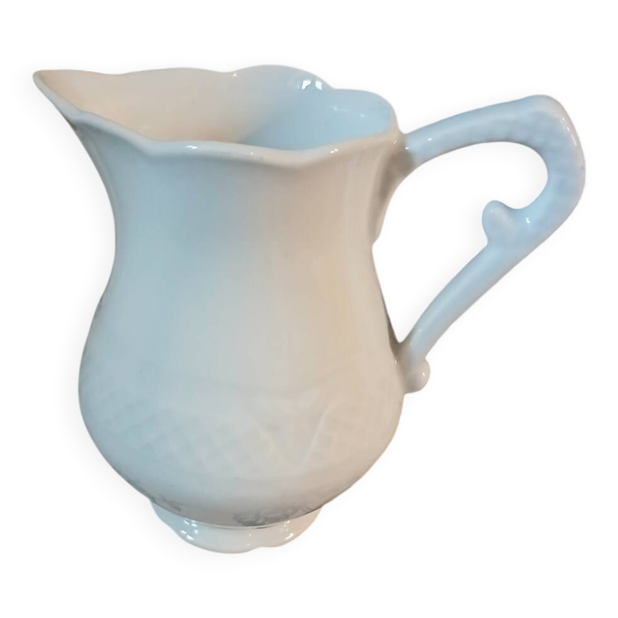 Petit pichet ancien en porcelaine 