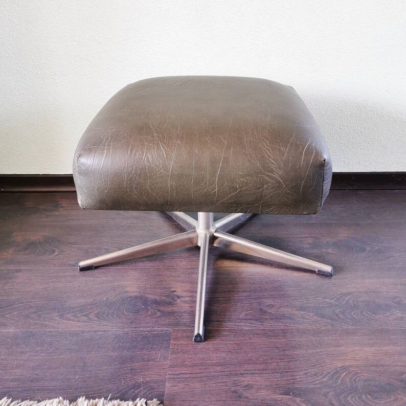 Metal footrest with 70cm leather coating