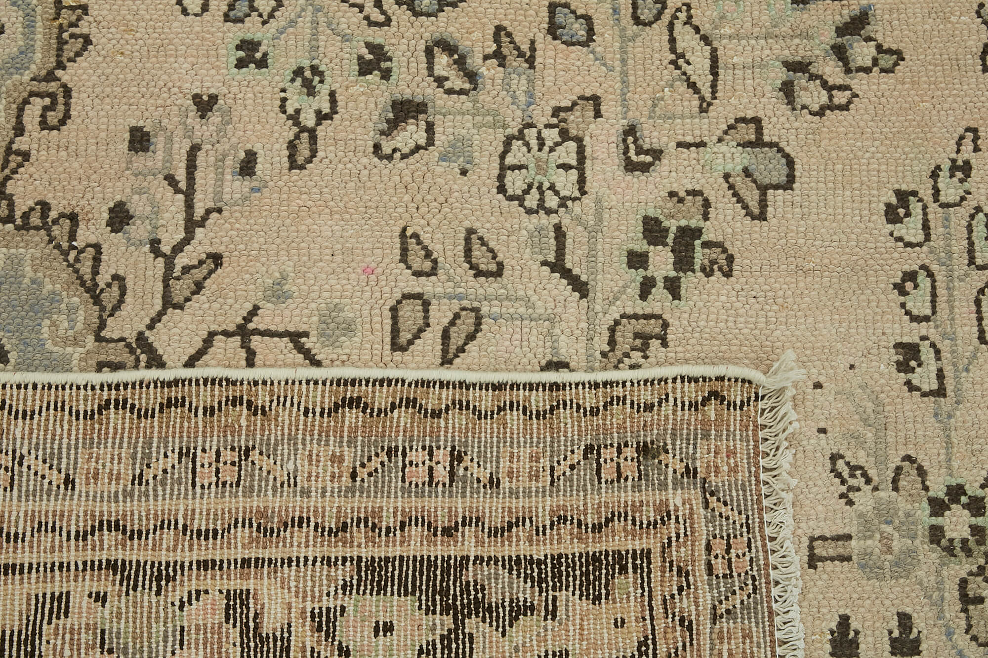 Hand-knotted persian vintage 1970s 246 cm x 346 cm beige wool carpet