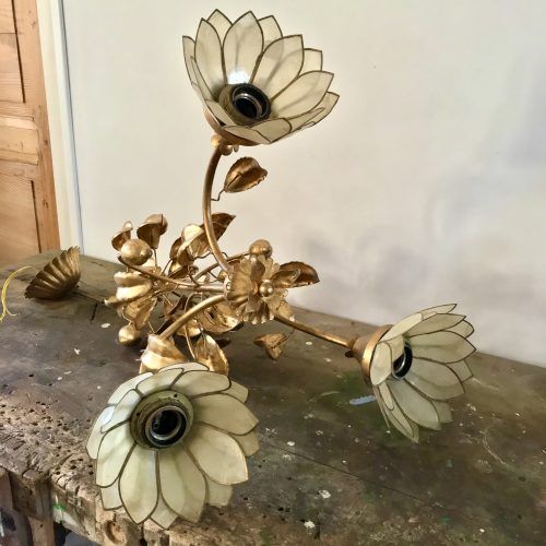 Mother-of-pearl petal chandelier