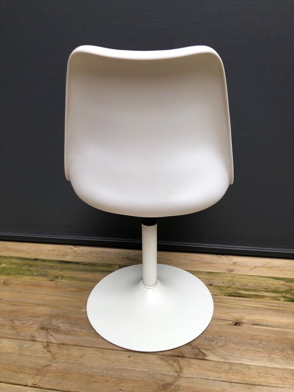 Chaise tulipe bleue