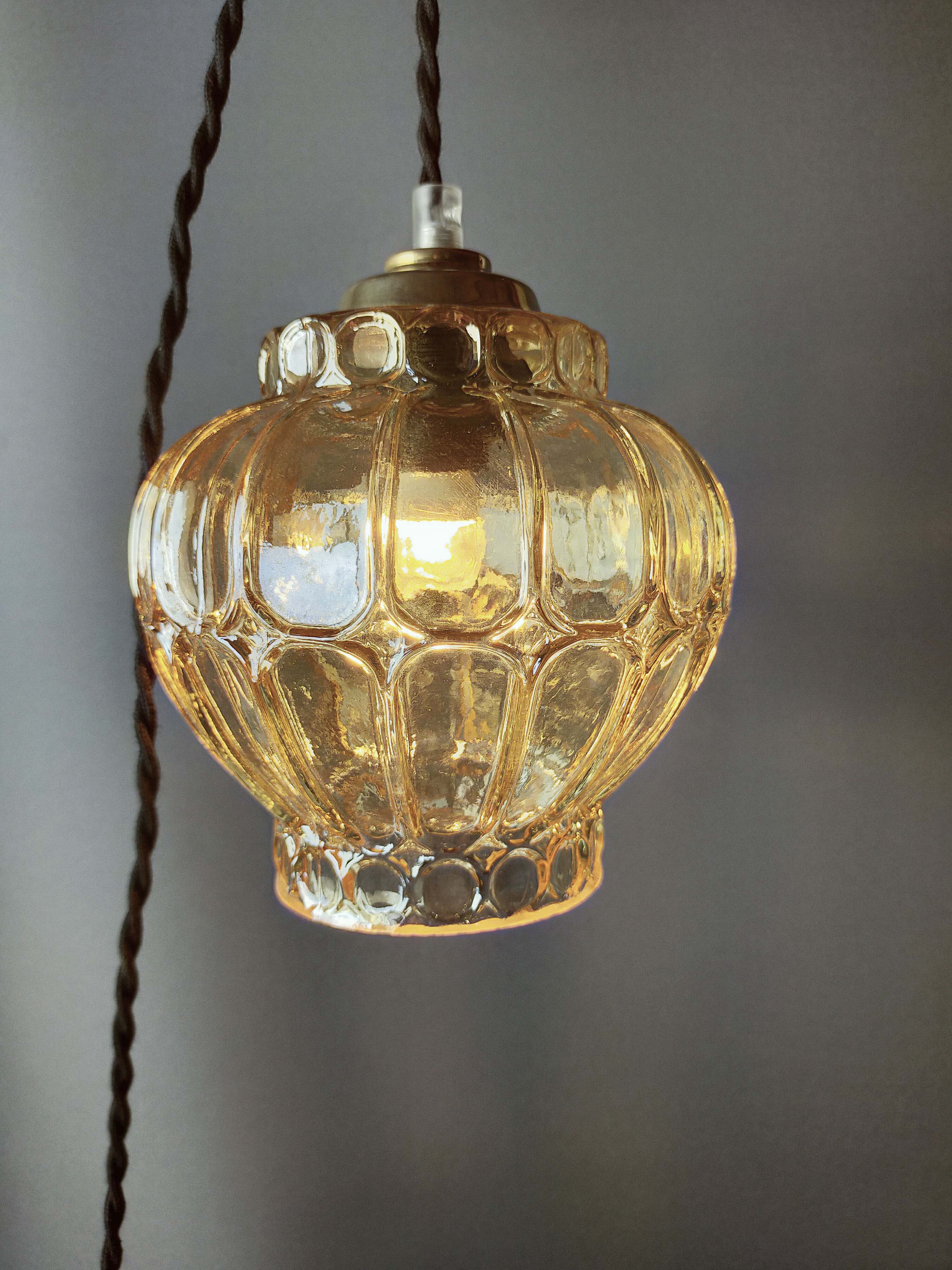 Golden crystal bulb walker
