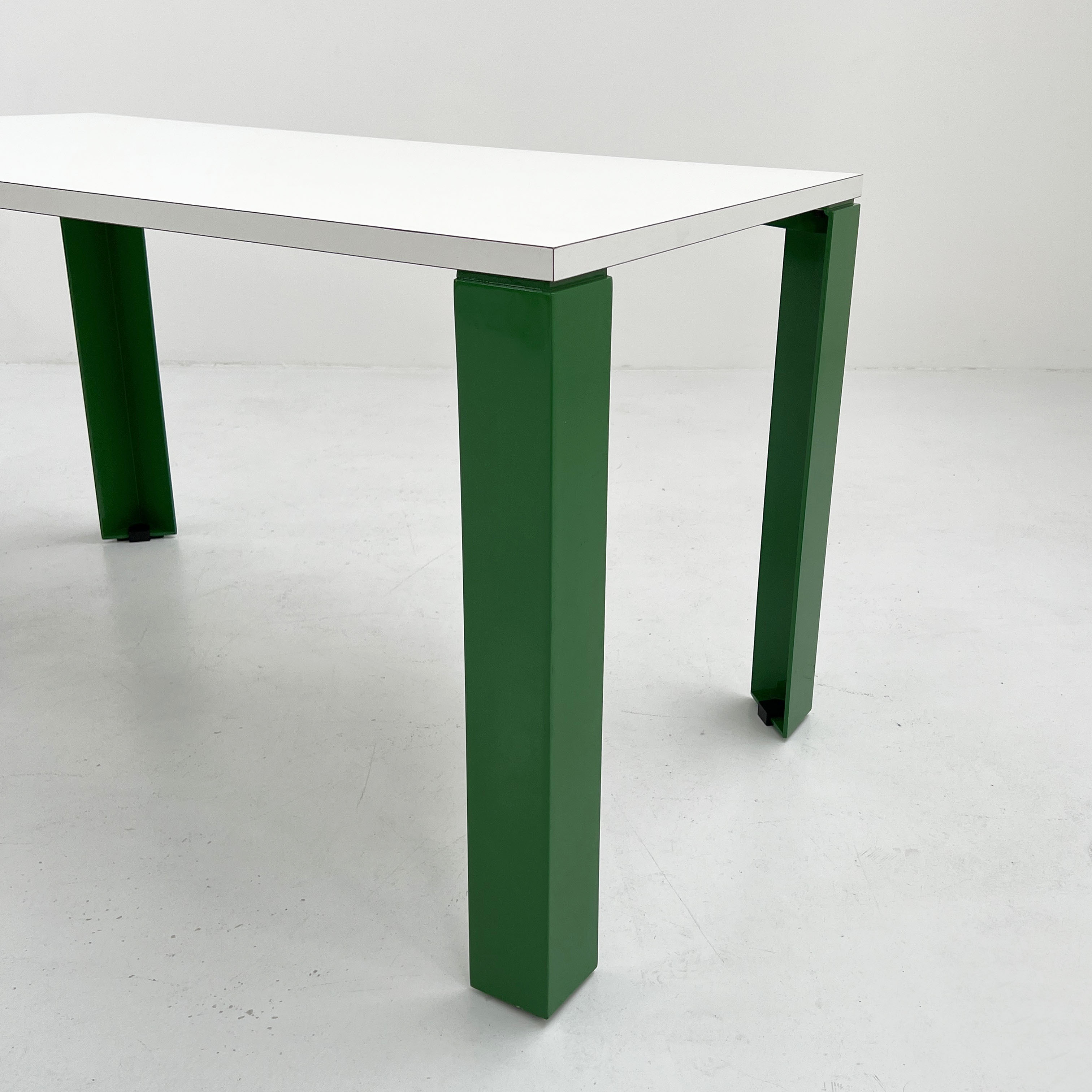 Eretteo dining table with green feet by Orni Halloween for Artemide, 1970