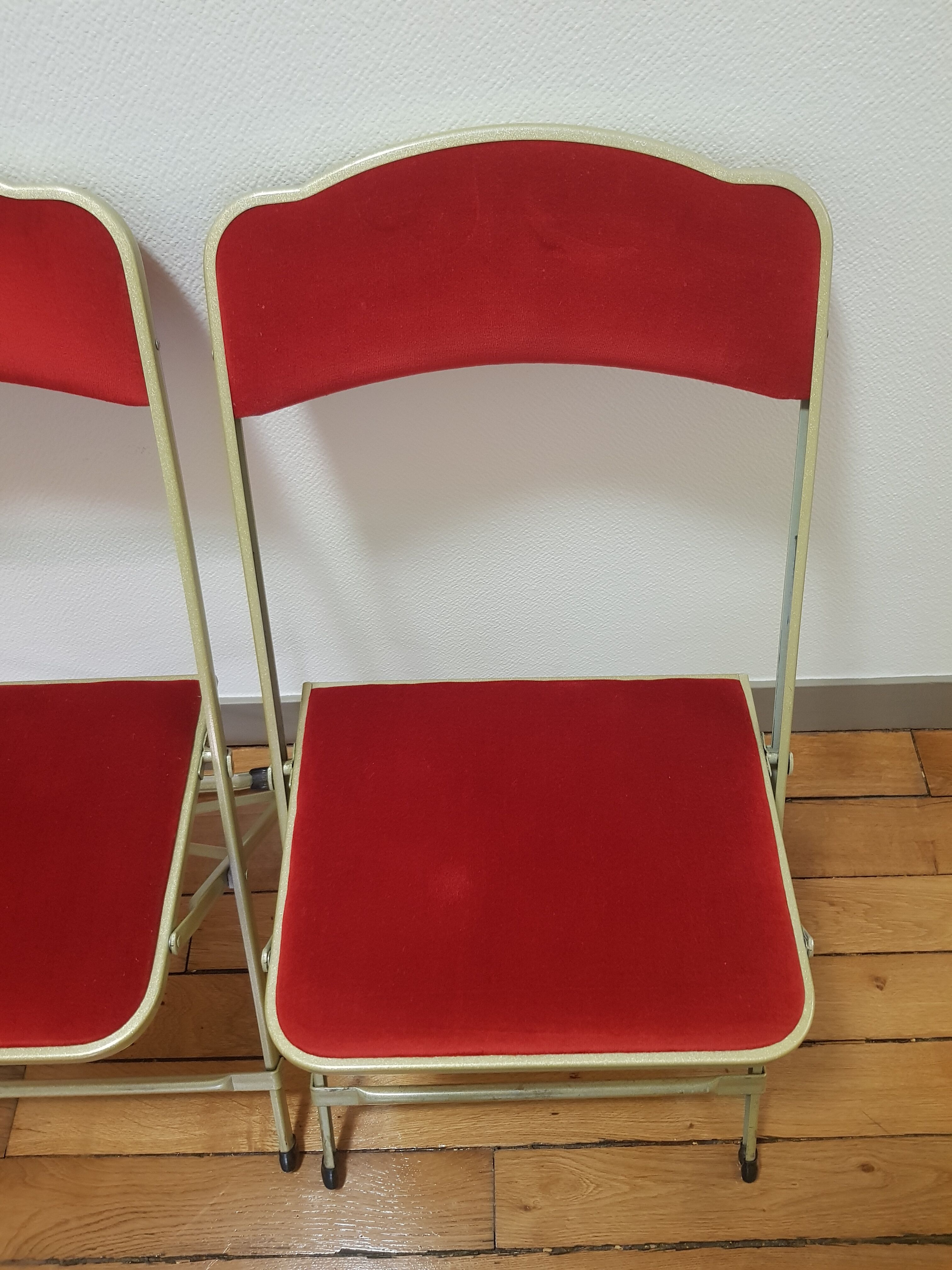 Folding chairs in chaisor velvet