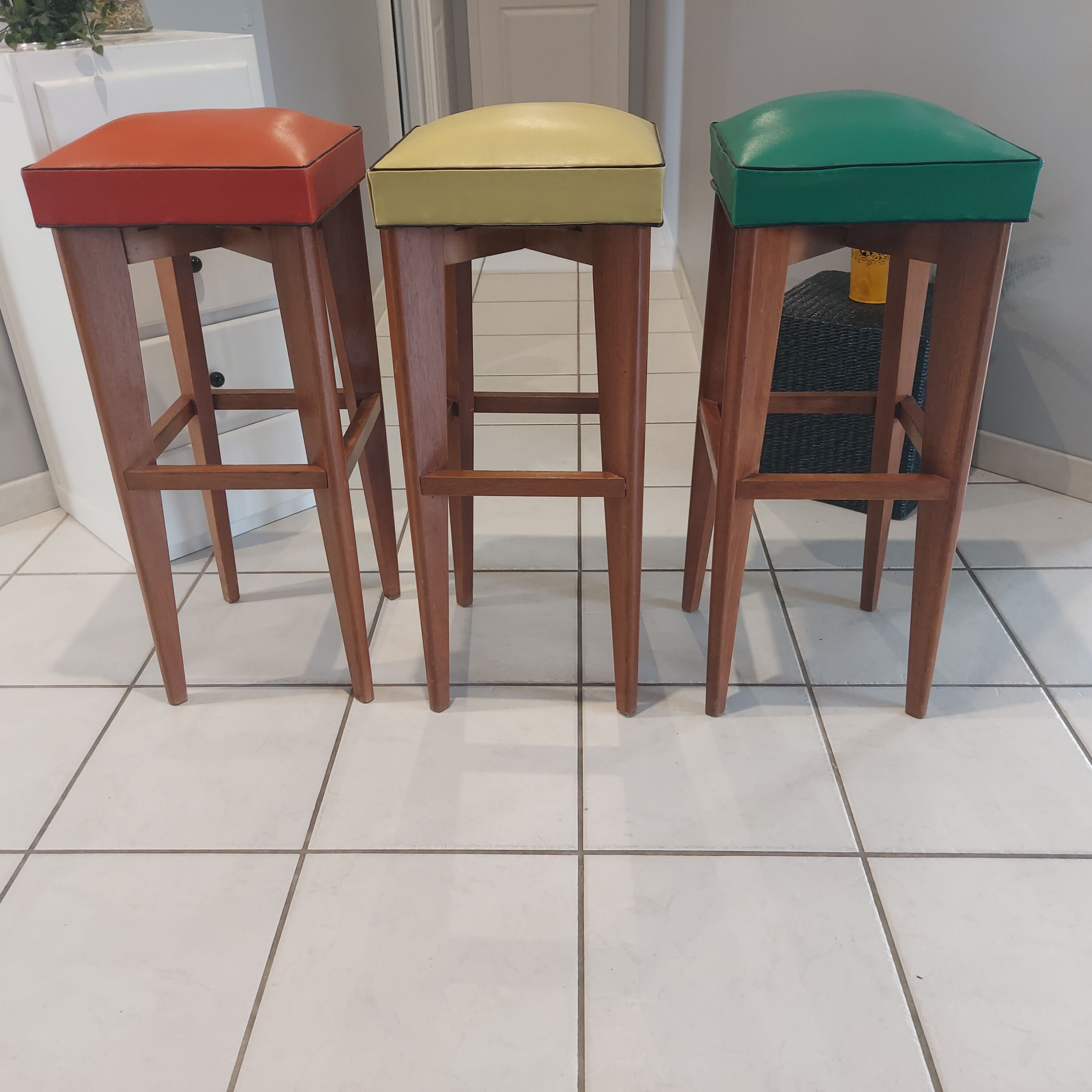 Suite of 3 bar stools Vintage Bistrot 1960s