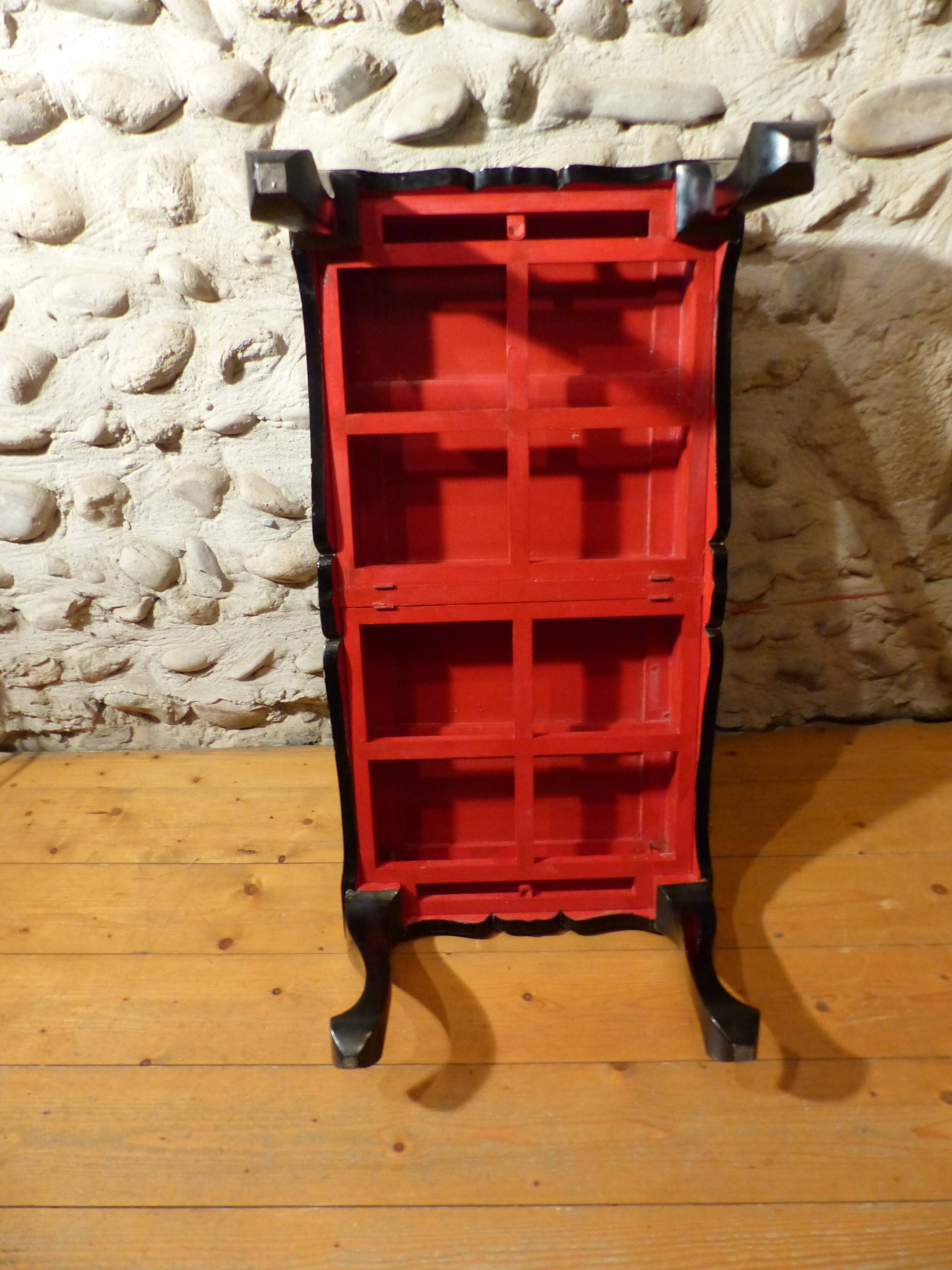 Asian-decorated rectangular coffee table