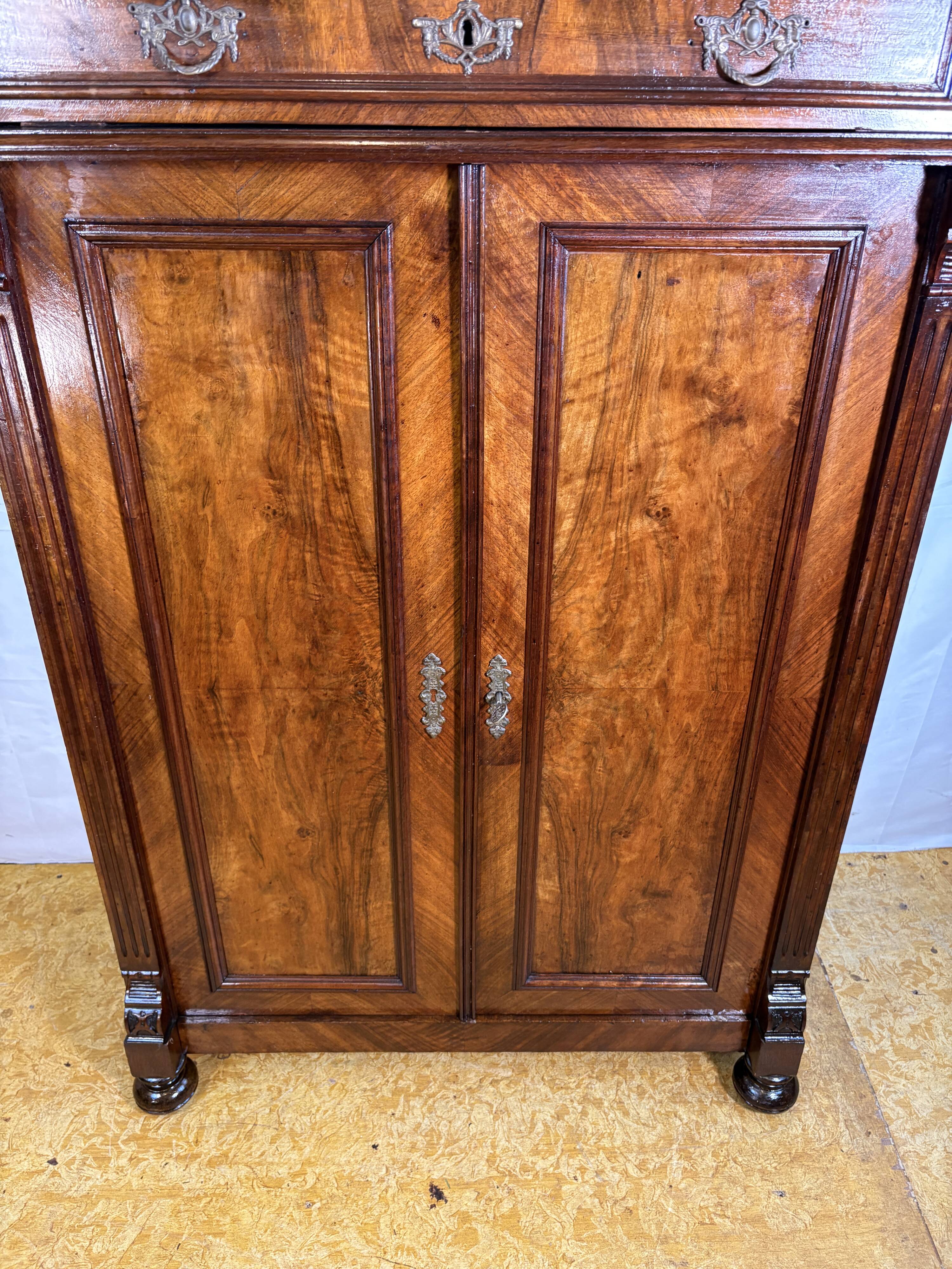 Antique Gründerzeit Vertiko Cabinet in Walnut – Circa 1890–1900  A stunning