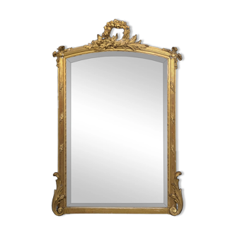 Golden wooden mirror from the Napoléon III era.