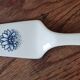 Serving dish with its shovel