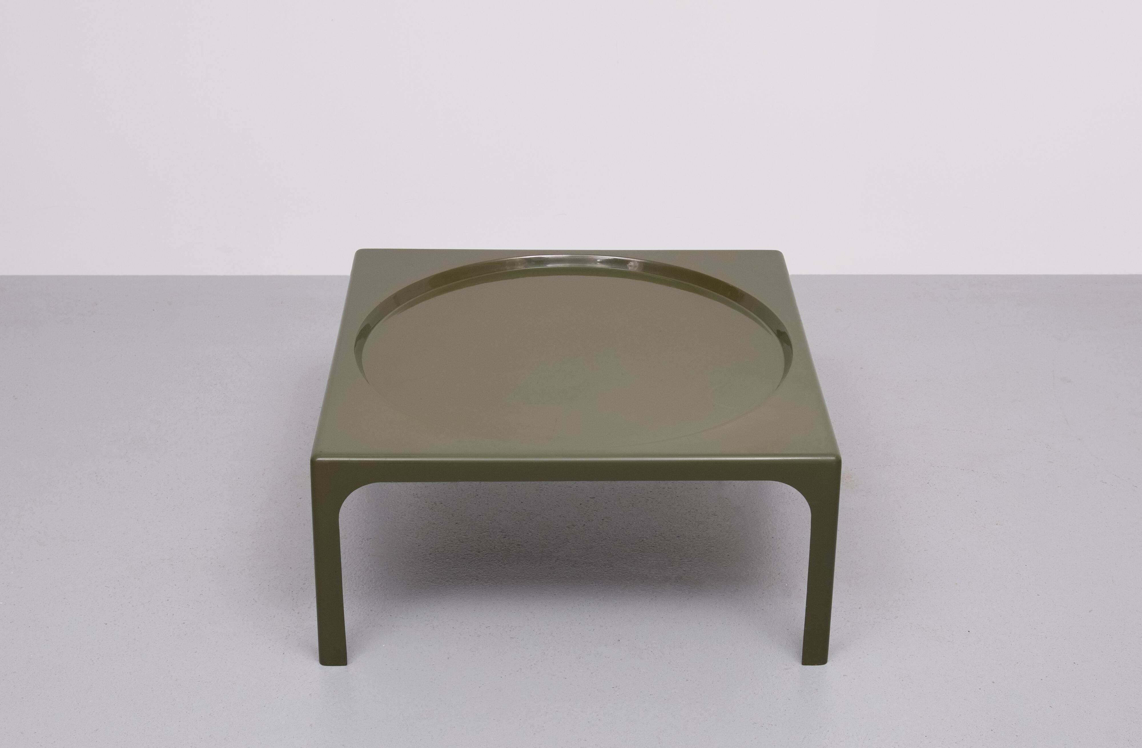 Marc Berthier Fiberglass Coffee table 1970s France