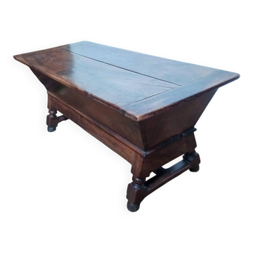 Table Maie en noyer 18ème