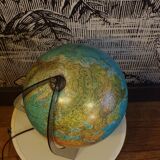 Luminous terrestrial globe with smoked plexiglass base