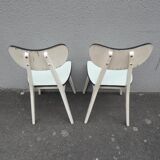 2 chaises en formica vert d'eau