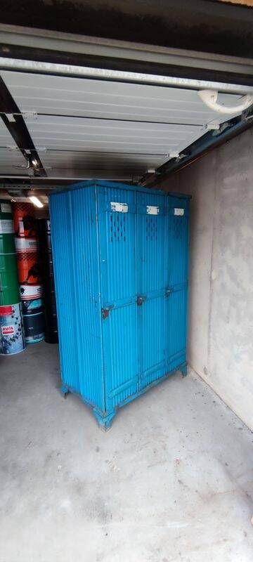 Six-door wardrobe