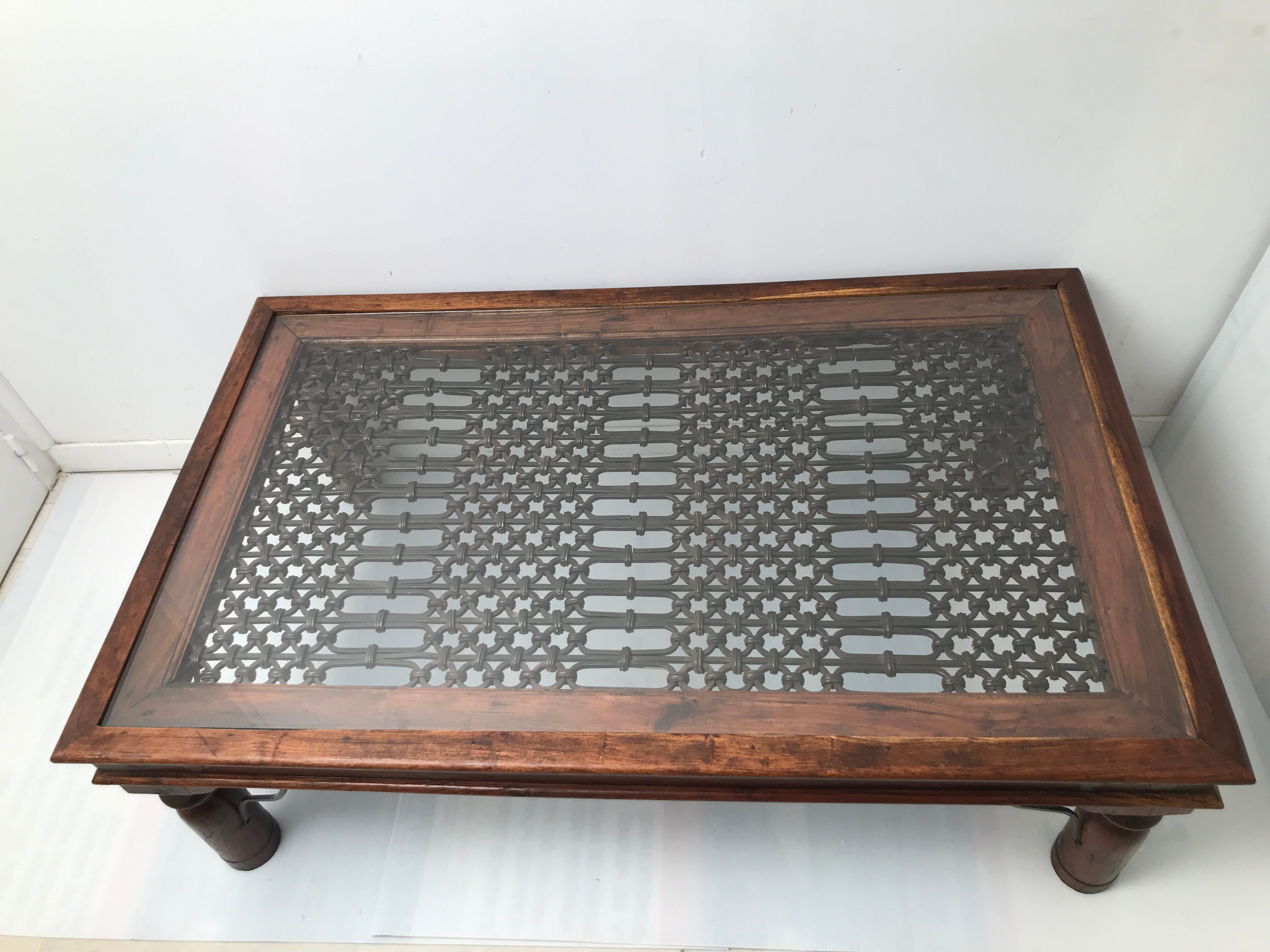 Tray coffee table decorated with a wrought iron trellis from 60-70