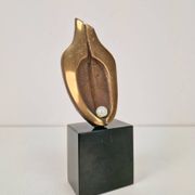 Sculpture en bronze sur socle en pierre par Willy Ceysens, 1970