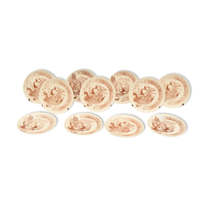 Suite de 11 assiettes