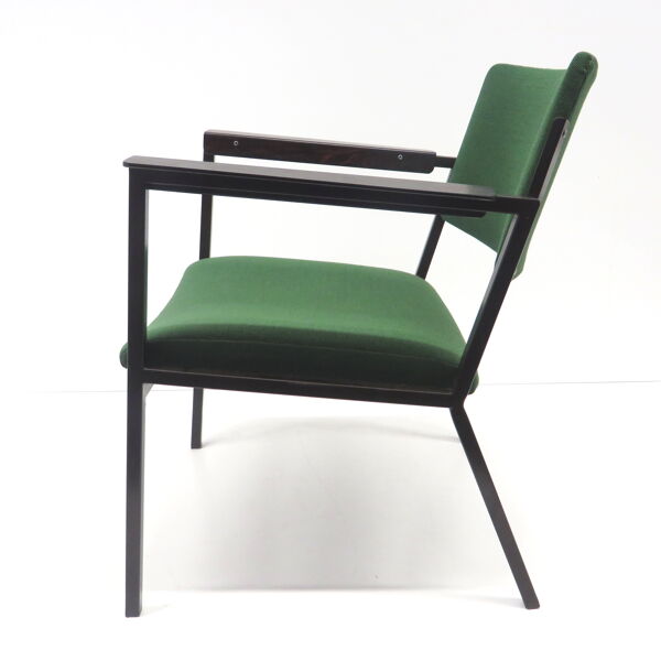 Fauteuil vintage vert avec cadre métallique fabriqué dans les années 60