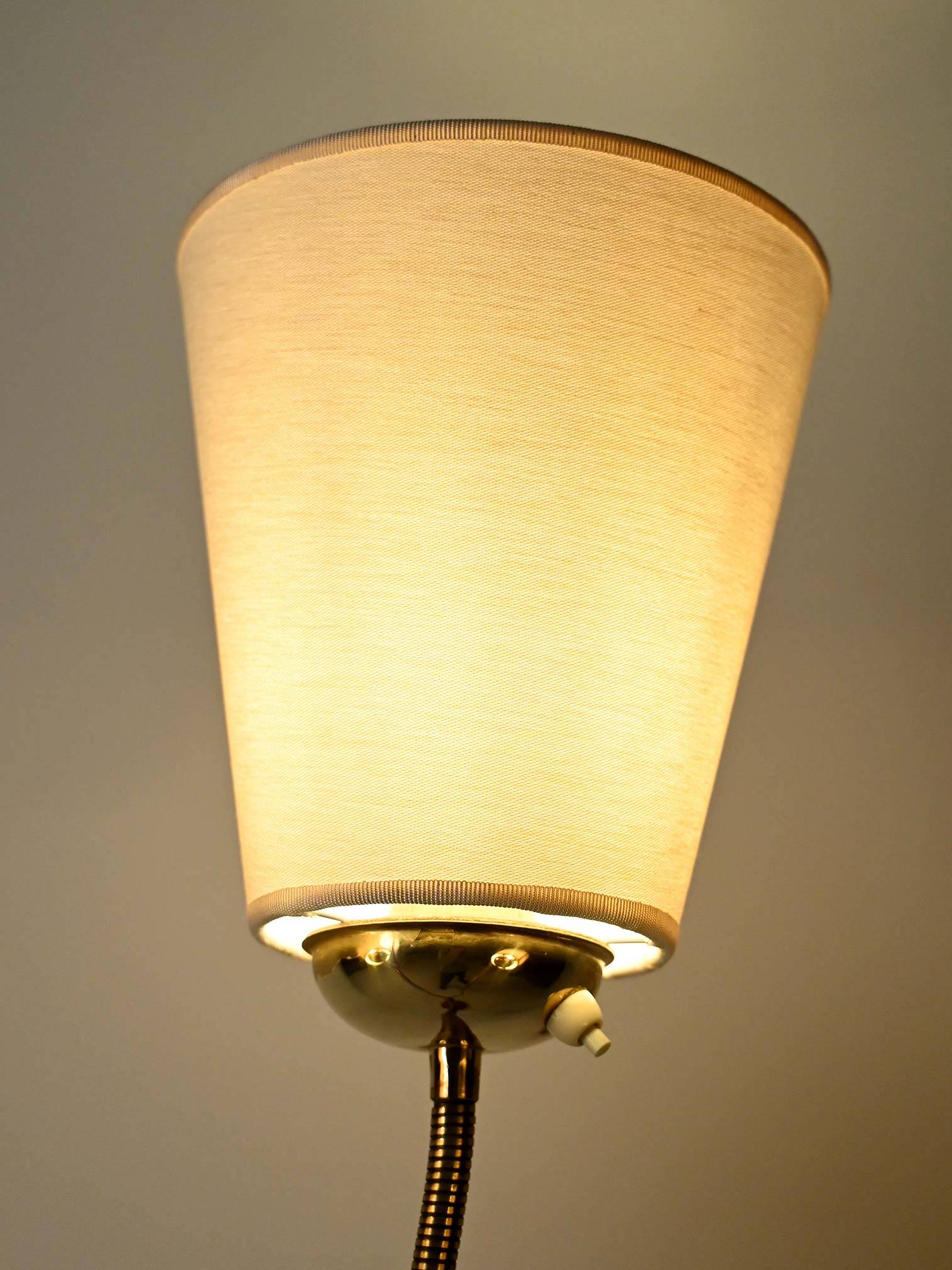 Lampadaire à trois bras en teck et laiton, Scandinavie, années 1940-1950