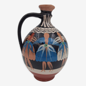 Pitcher polychrome