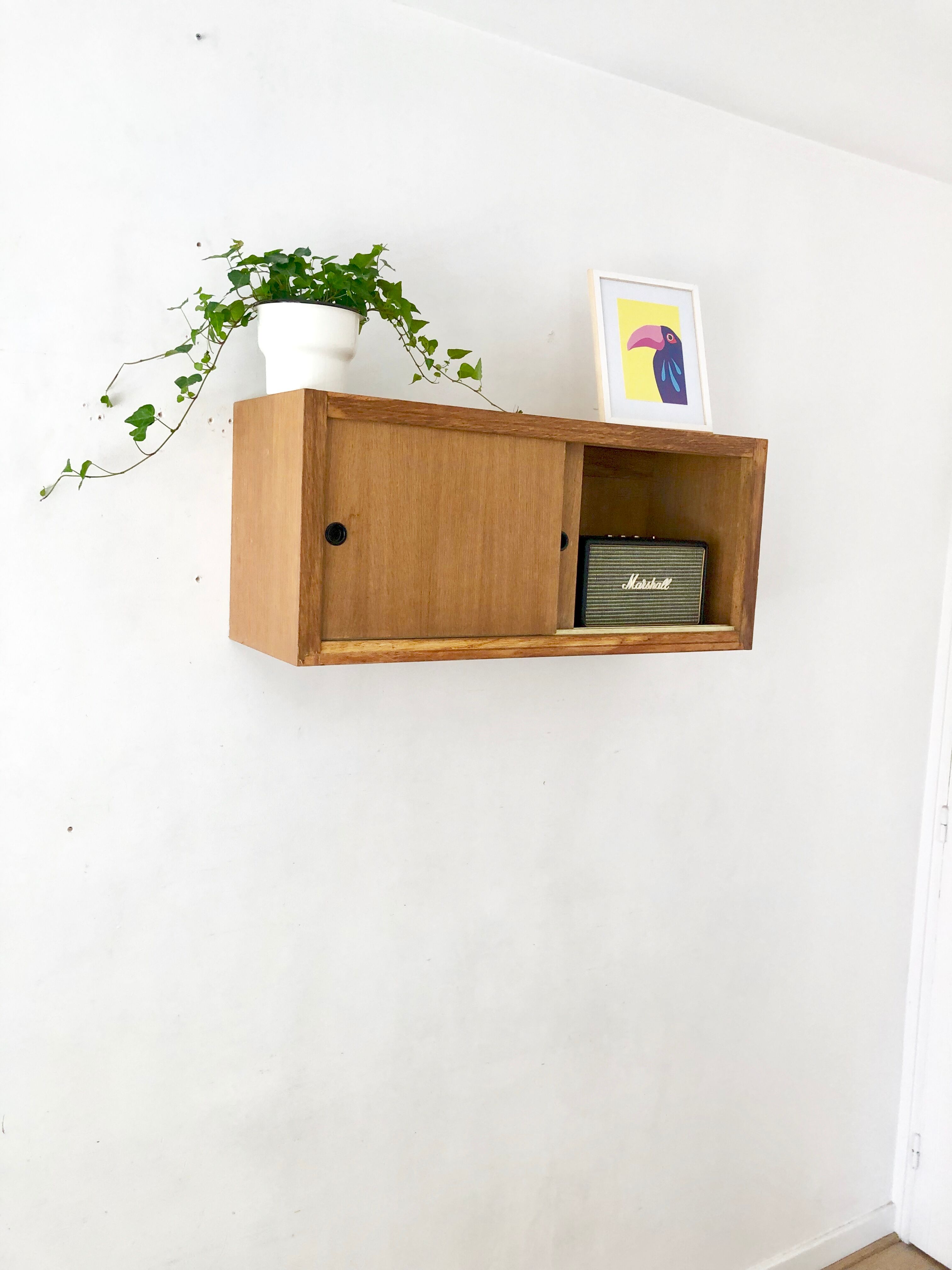 Hanging box shelf 1968