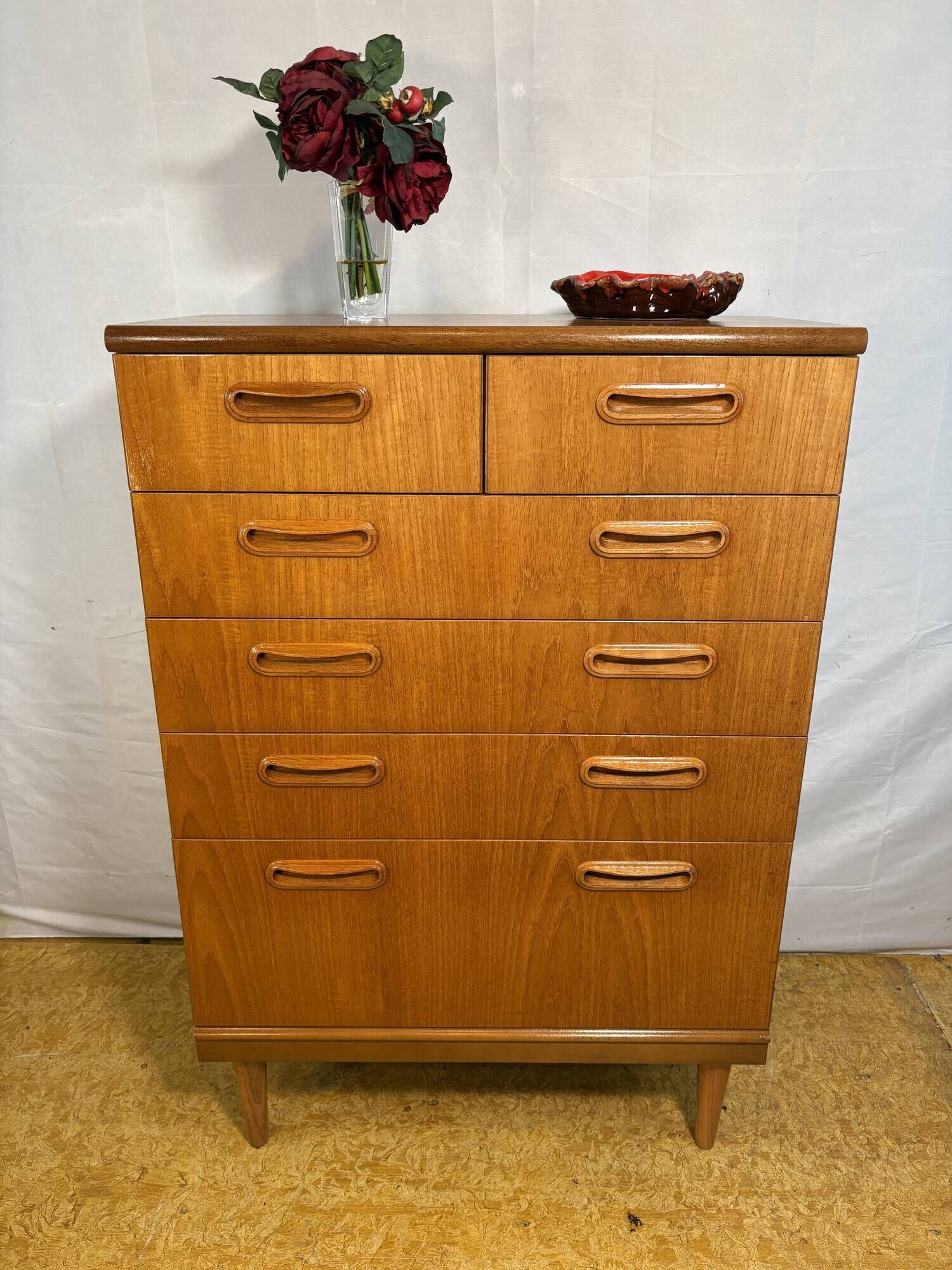 Commode large en teck rétro vintage des années 60 par GPlan danois.