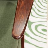 Scandinavian armchair in green velvet