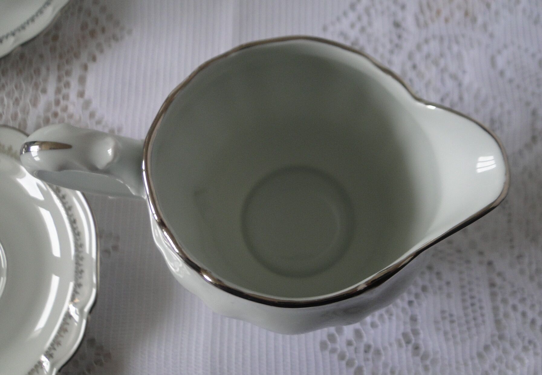 Service à café porcelaine Limoges ulim 12 pieces decor argente fond blanc