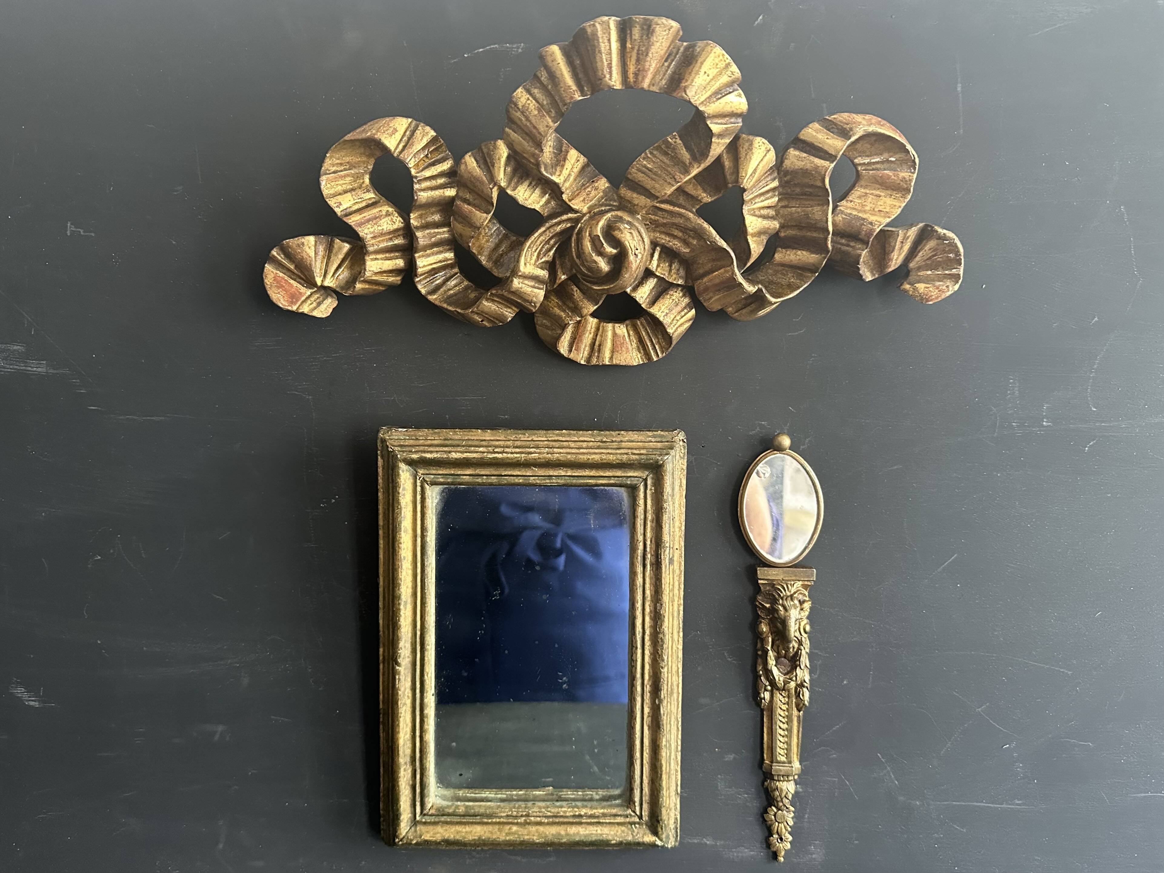 Ancient carved wooden fronton, Louis XVI bow, 19th century.