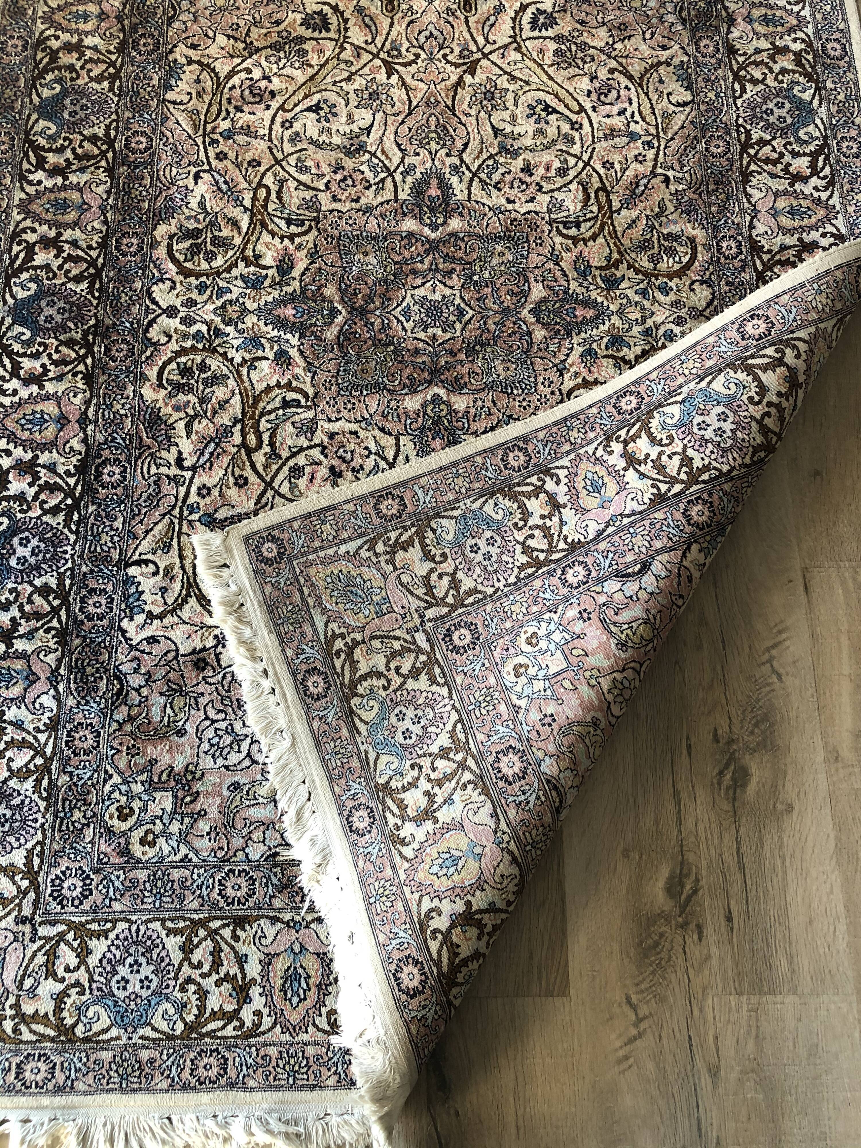 Oriental wool carpet 185x125cm