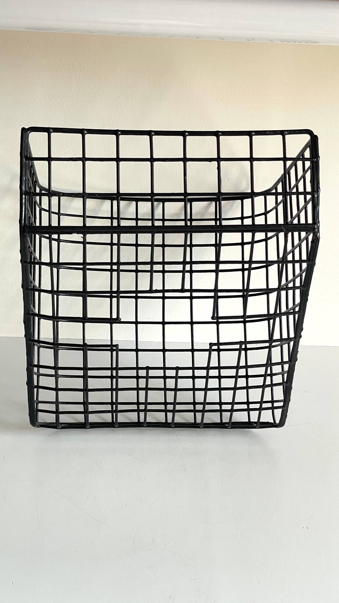 Vintage storage steel wire wall basket