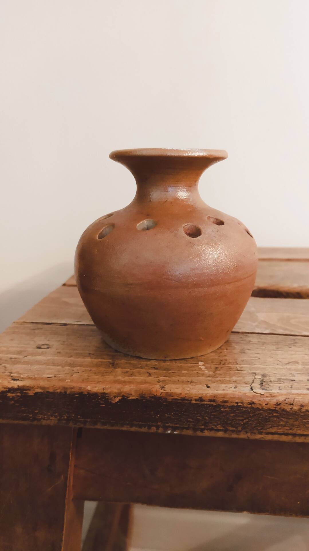 Stoneware flower vase