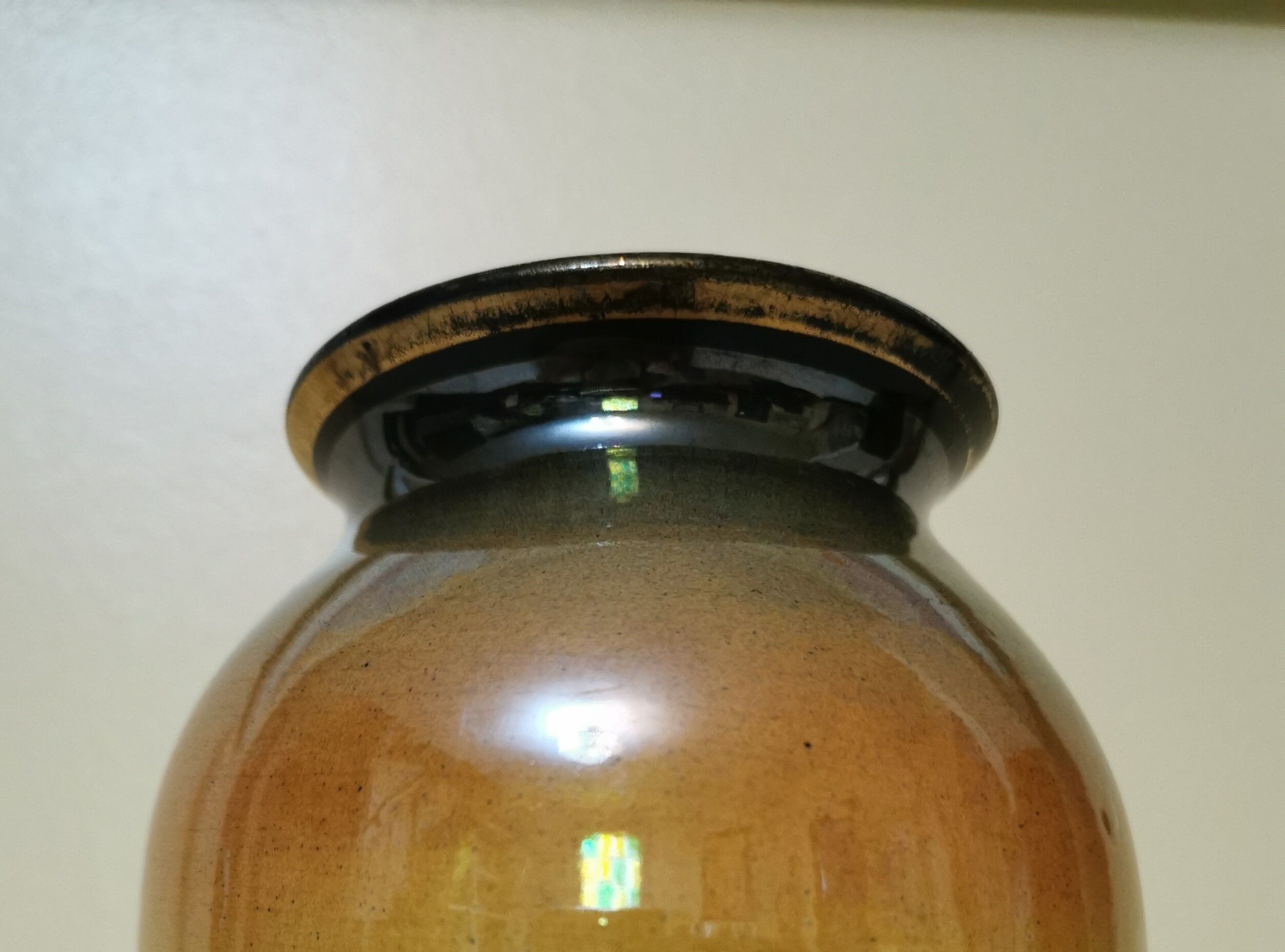 Porcelain vase by Capoa