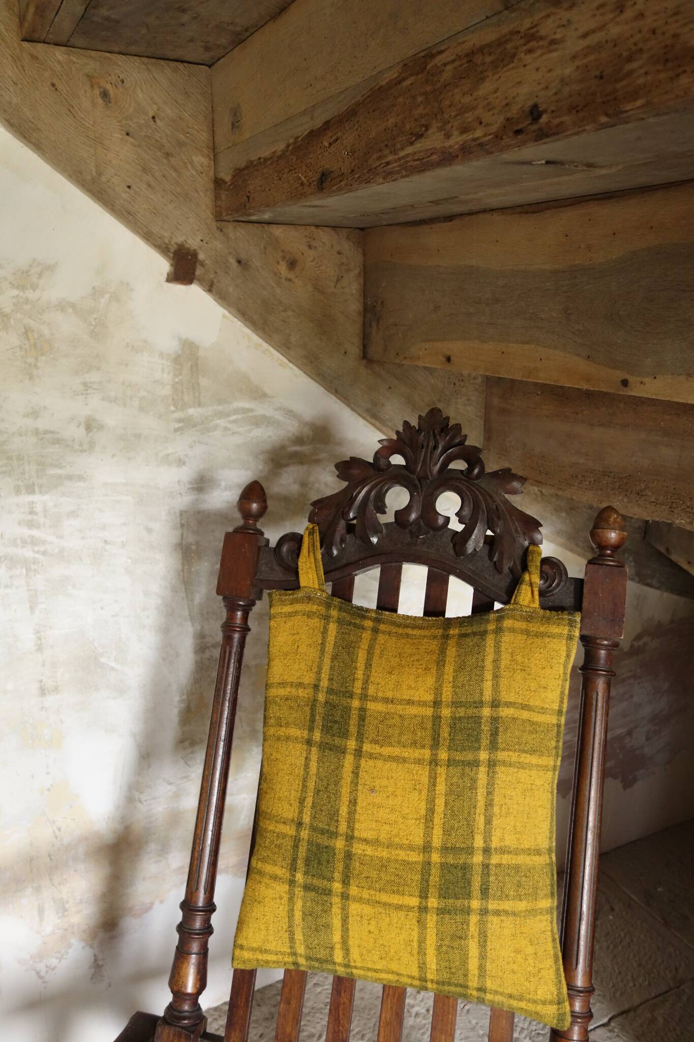 Colonial Folding Armchair