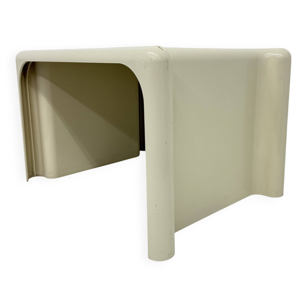 Table d'appoint en plastique moderne italienne attribuée à Giotto Stoppino pour Elco