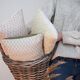 Coussin blanc et olive 30x50cm