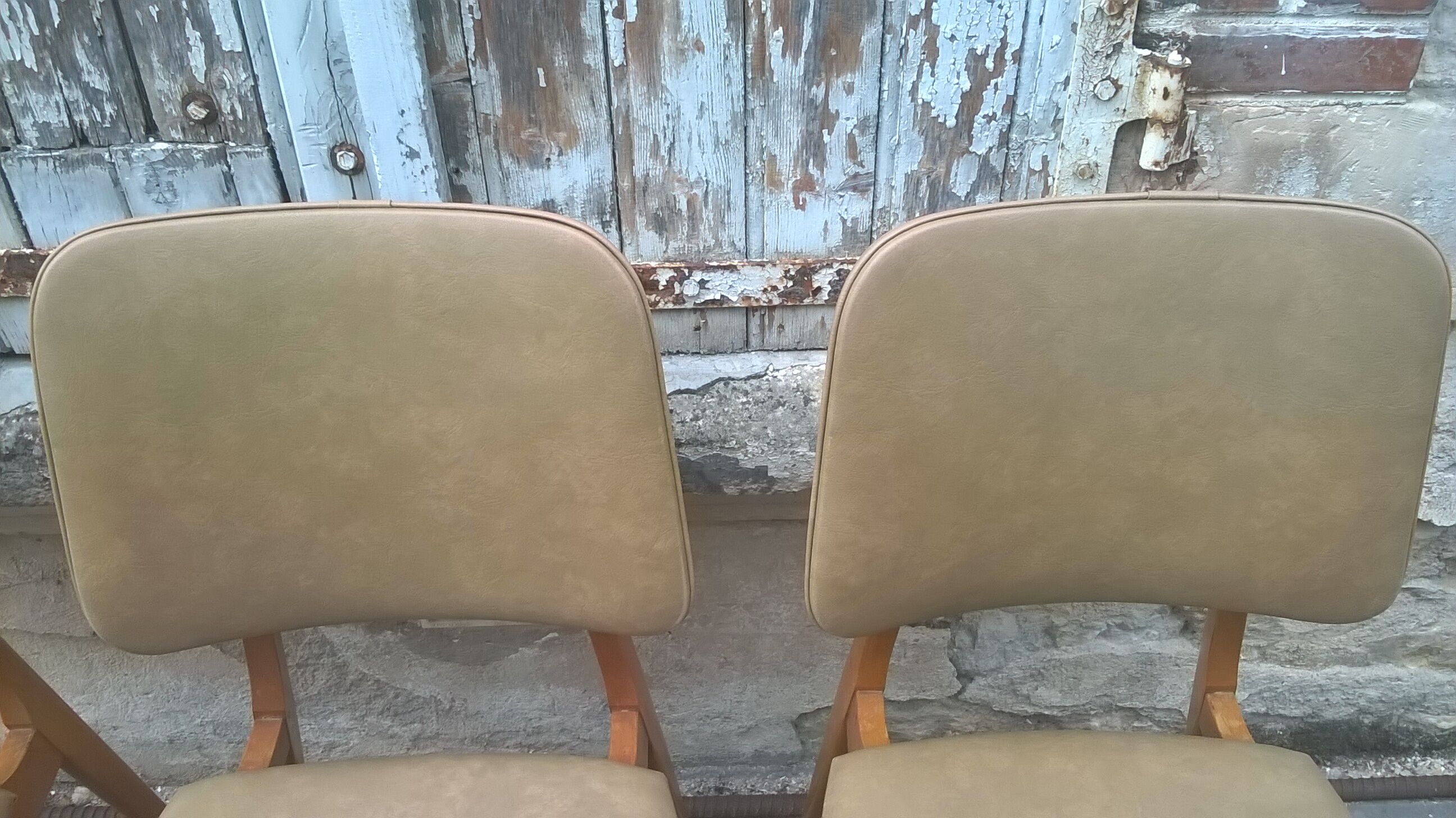 5 chaises style scandinave