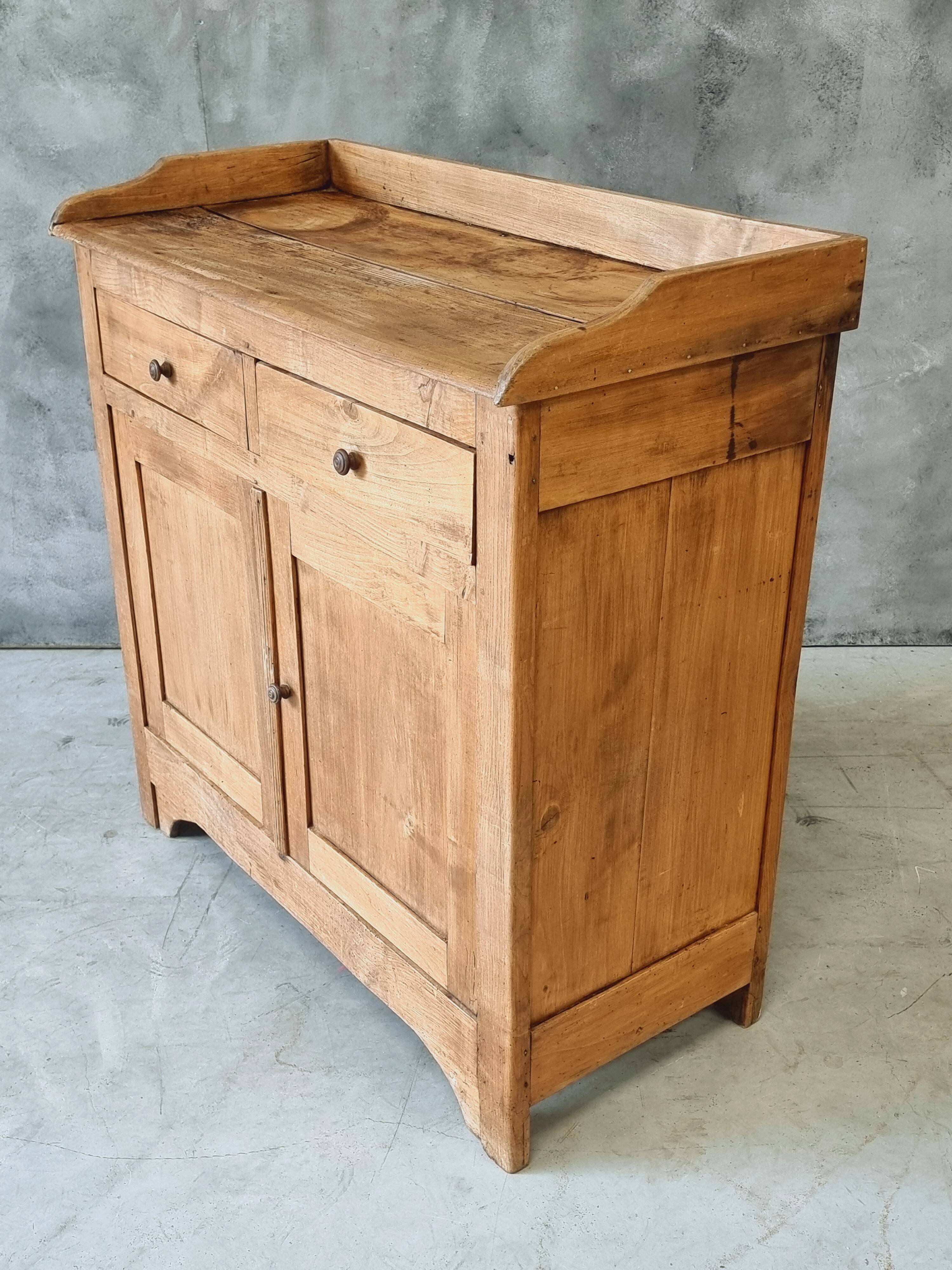 Commode ancienne de campagne française