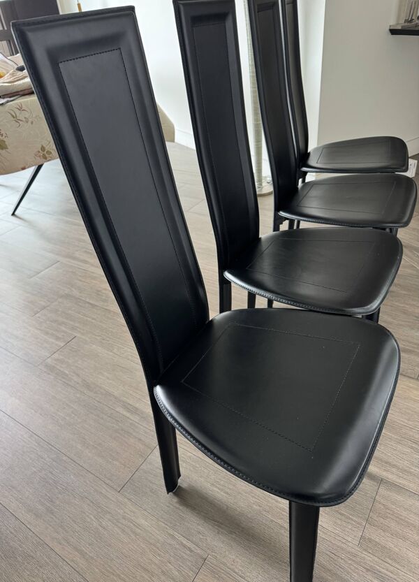 chaise de salle a manger cuir Roche Bobois