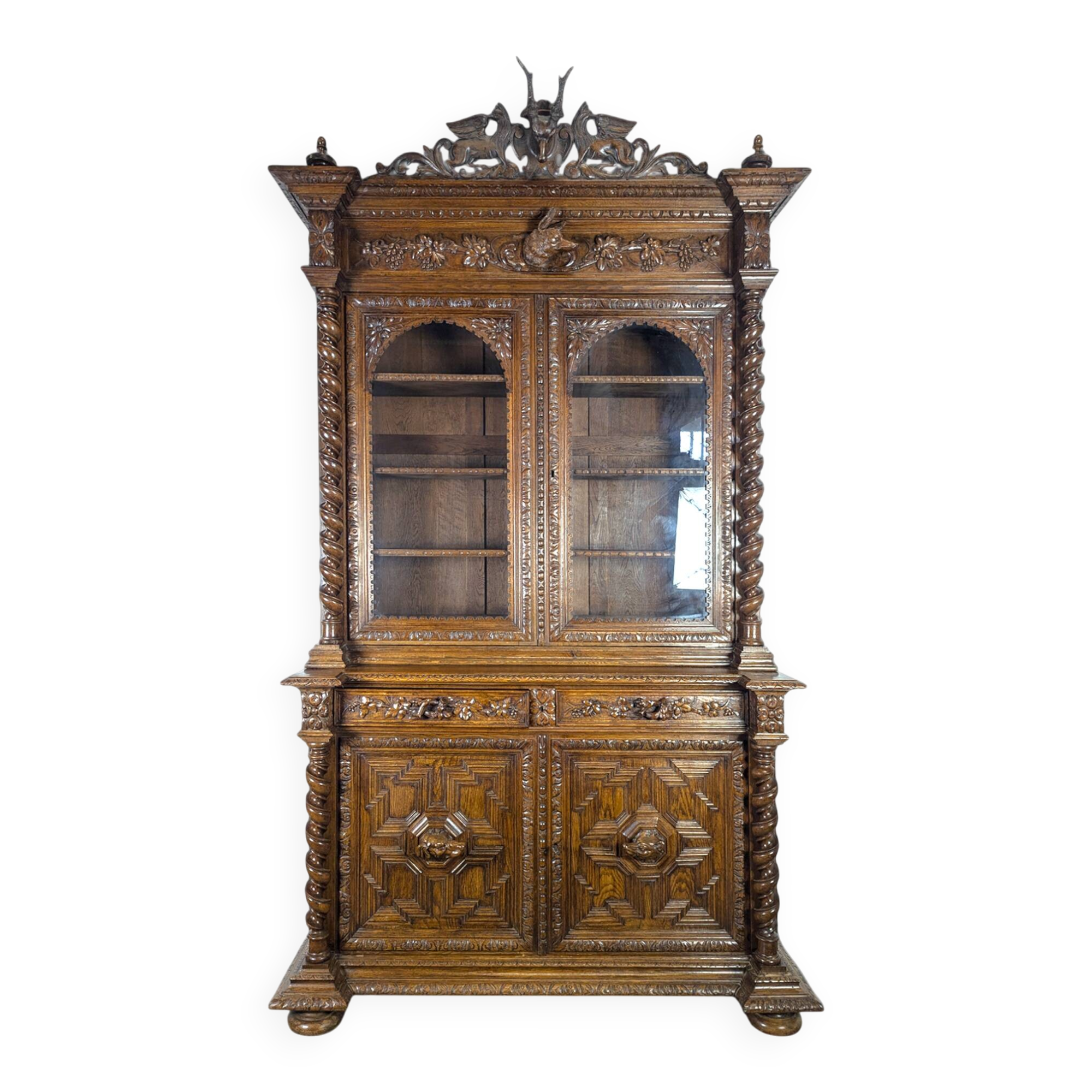 Renaissance style hunting cabinet in walnut