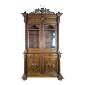 Renaissance style hunting cabinet in walnut