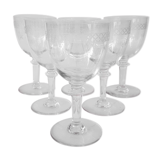 Set de 6 verres a eau en cristal de Baccarat modèle frise gravée vers 1910