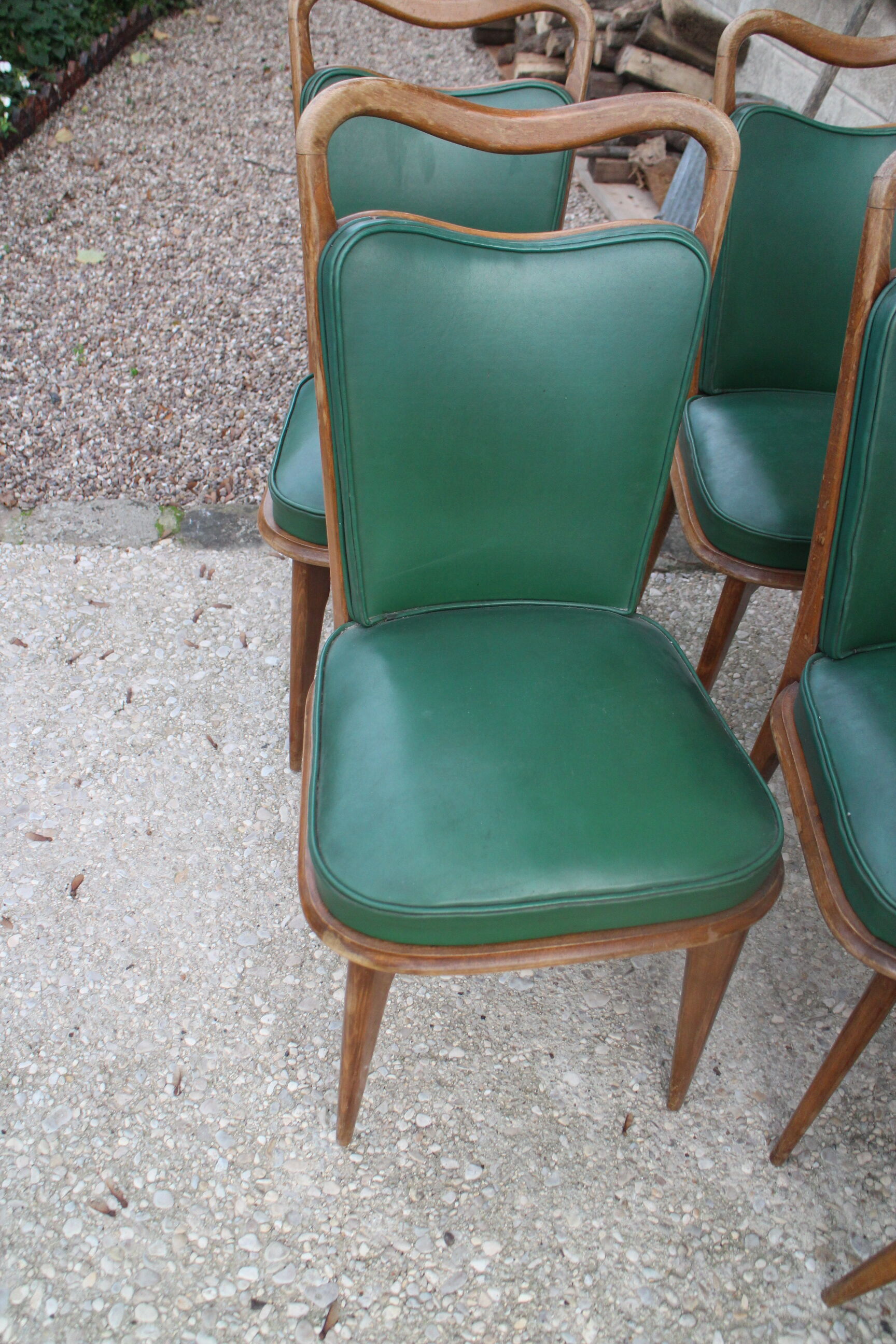 Série 6 chaises simili cuir vert 1950