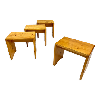 Set of 4 pine stools model "les Arcs"