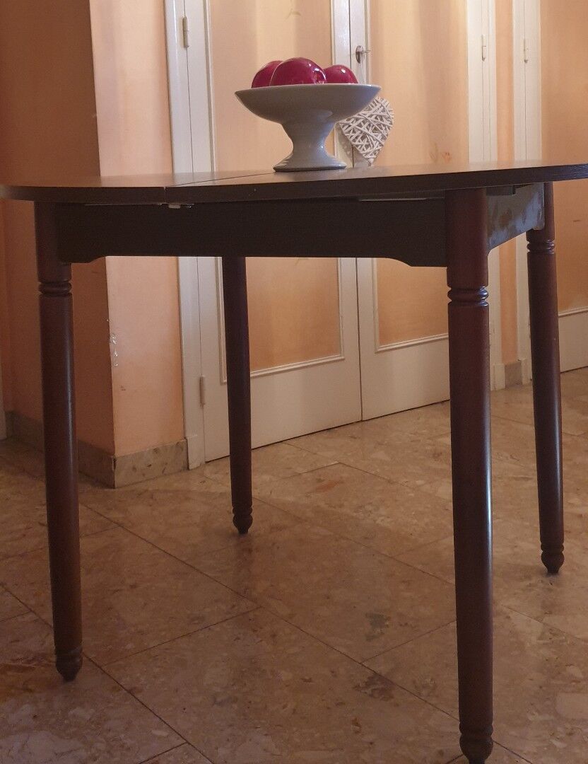 1970s wooden round table