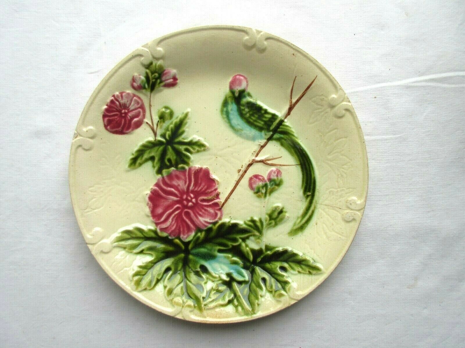 Green background dabbling plate, Art Deco Salins, parakeet and pink lavaters