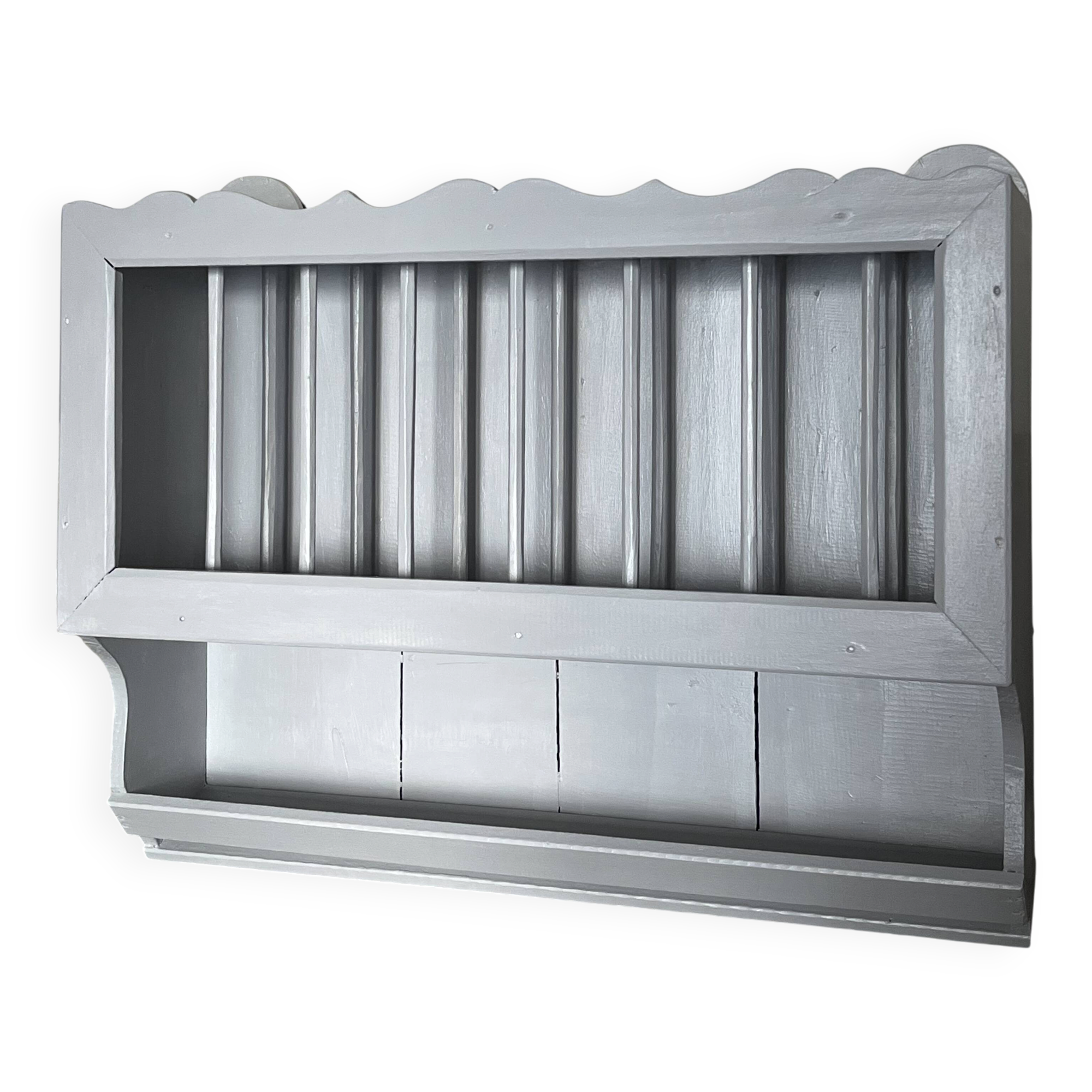 Wall-mounted dresser, old-fashioned kitchen